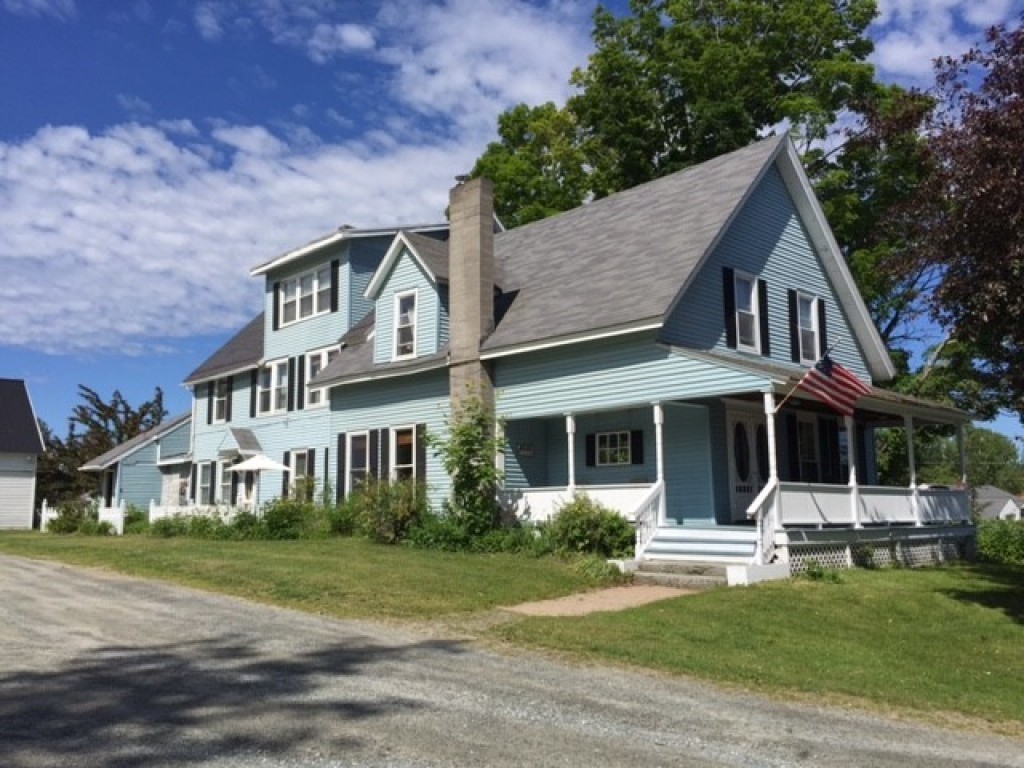 208 Bethlehem Road Littleton, NH 03561 - Photo 1 of 28 Gallery Image 1