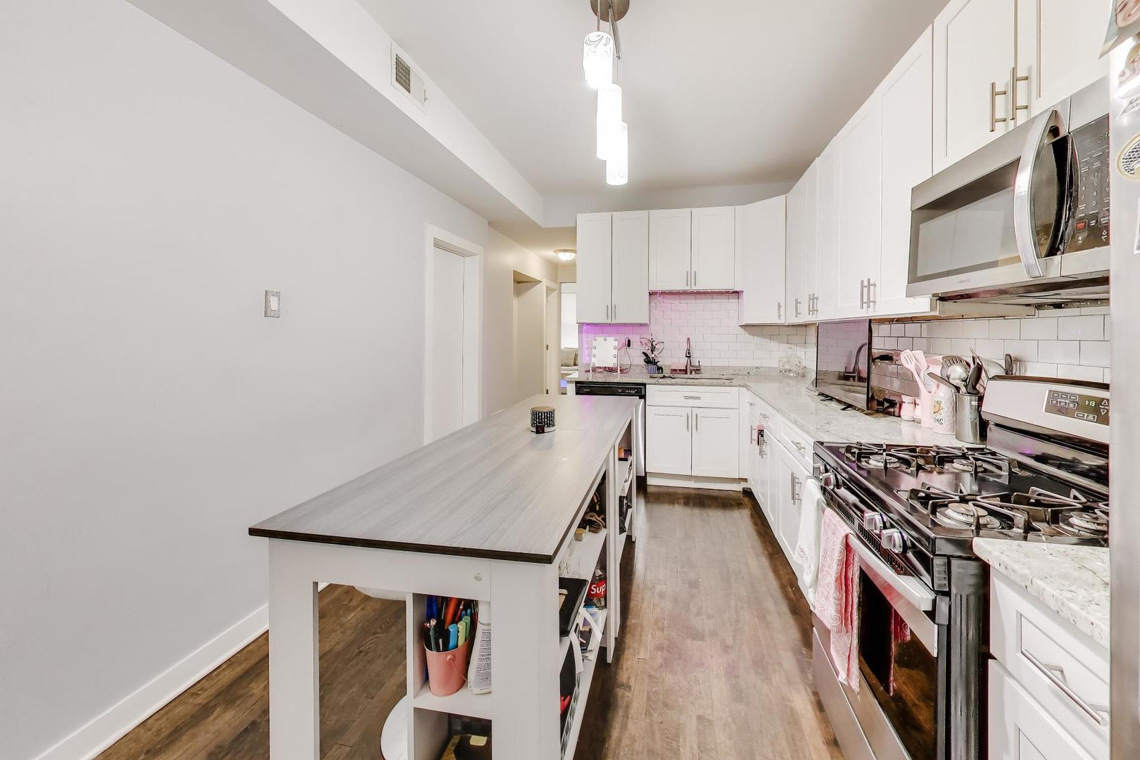 1431 North Springfield Avenue Chicago, IL 60651 - Photo 4 of 17