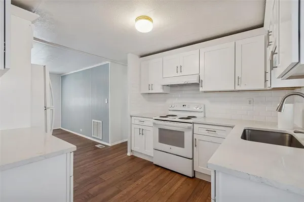 $149,000 | 678 Mt Madison Avenue Northeast, Unit 661, St. Petersburg, FL 33702