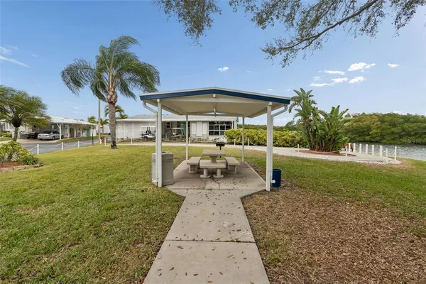 $149,000 | 678 Mt Madison Avenue Northeast, Unit 661, St. Petersburg, FL 33702