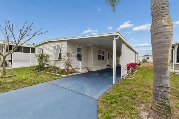 $149,000 | 678 Mt Madison Avenue Northeast, Unit 661, St. Petersburg, FL 33702