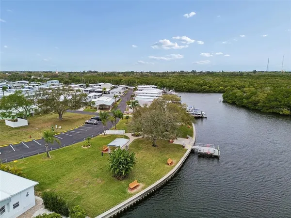 $149,000 | 678 Mt Madison Avenue Northeast, Unit 661, St. Petersburg, FL 33702