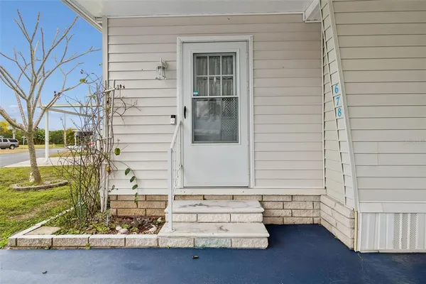 $149,000 | 678 Mt Madison Avenue Northeast, Unit 661, St. Petersburg, FL 33702