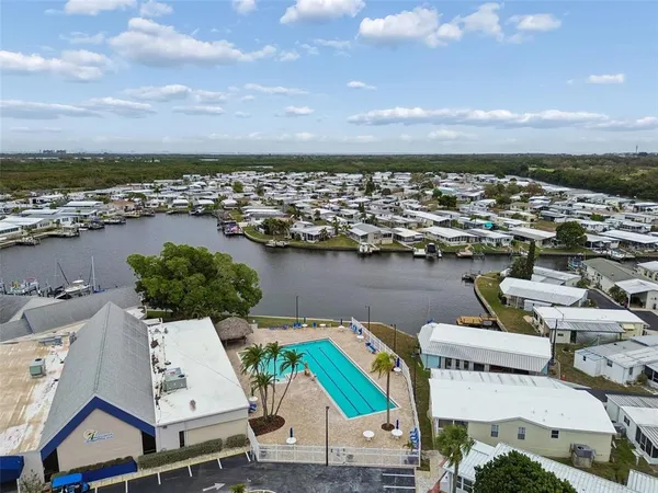 $149,000 | 678 Mt Madison Avenue Northeast, Unit 661, St. Petersburg, FL 33702