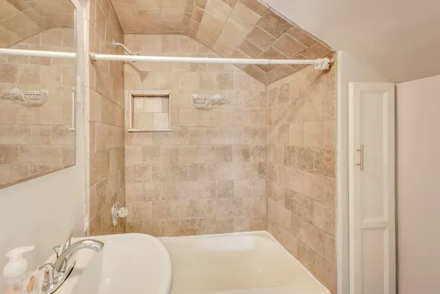 $225,000 | 764 2nd Avenue, Aurora, IL 60505