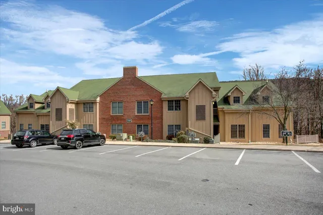 $269,000 | 14200 Northern Lights Drive, Unit 34, Mercersburg, PA 17236