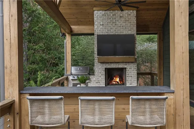 $2,100,000 | 3654 London Road, Atlanta, GA 30341