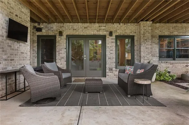 $2,100,000 | 3654 London Road, Atlanta, GA 30341