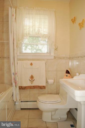 505 Rolling Rd. Catonsville, MD 21228 - Photo 15 of 22 Main 1st fl Hall bathroom