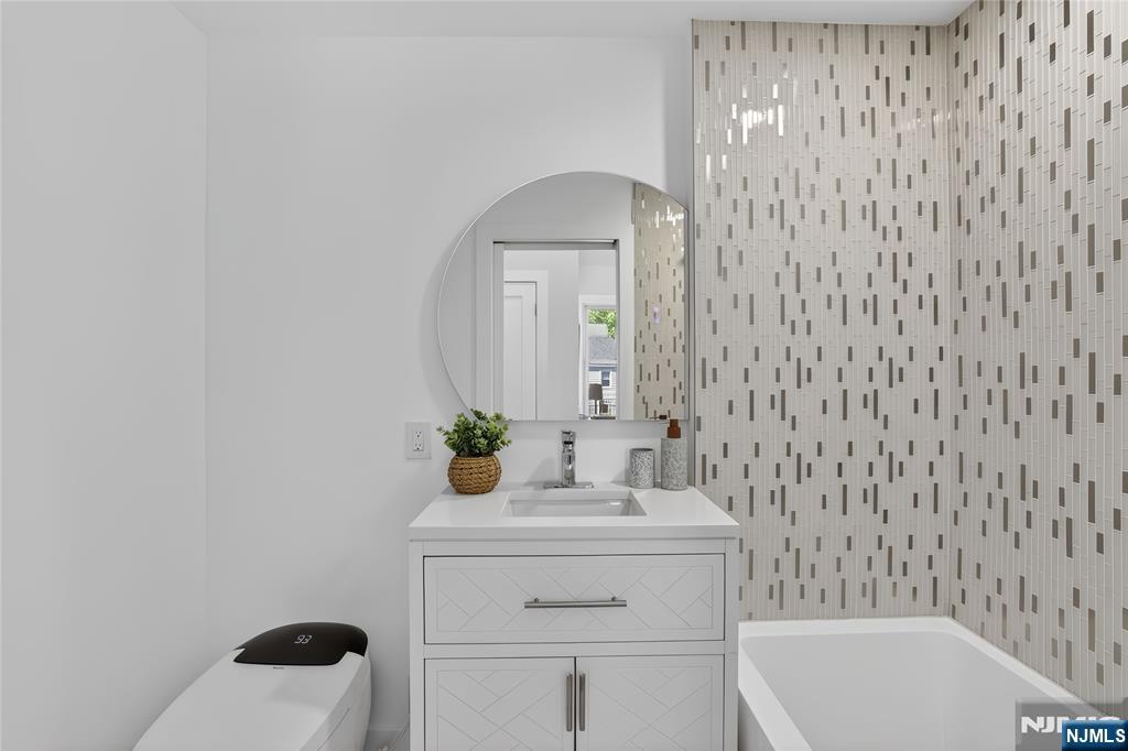 909 Ridgewood Road Millburn, NJ 07041 - Photo 19 of 29