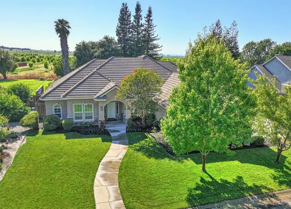 $836,000 | 13970 Islandview Way, Walnut Grove, CA 95690