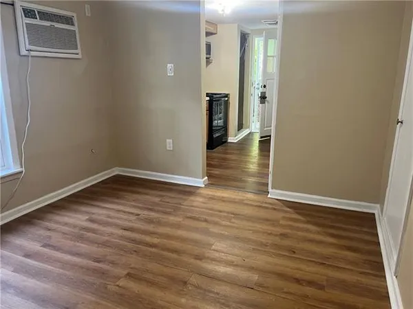 $900 | 8510 South Claiborne Avenue, Unit B, New Orleans, LA 70118