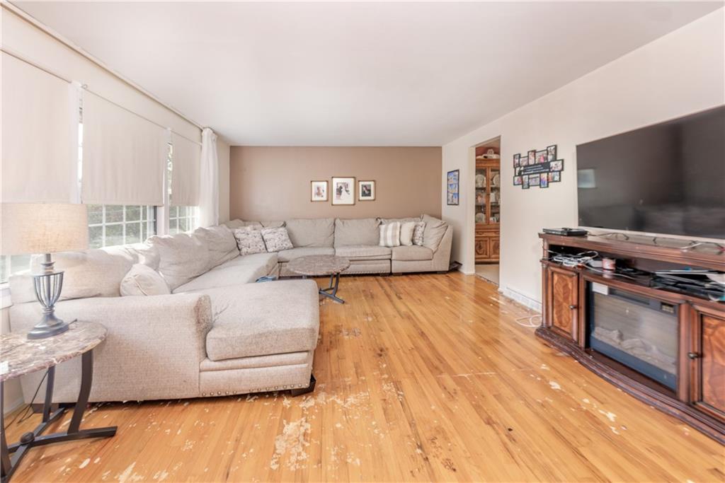 1331 Old Meadow Road Pittsburgh, PA 15241 - Photo 4 of 25 Gallery Image 4