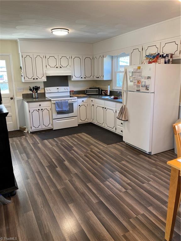 322 Flippin Road Lowgap, NC 27024 - Photo 3 of 13 Gallery Image 3