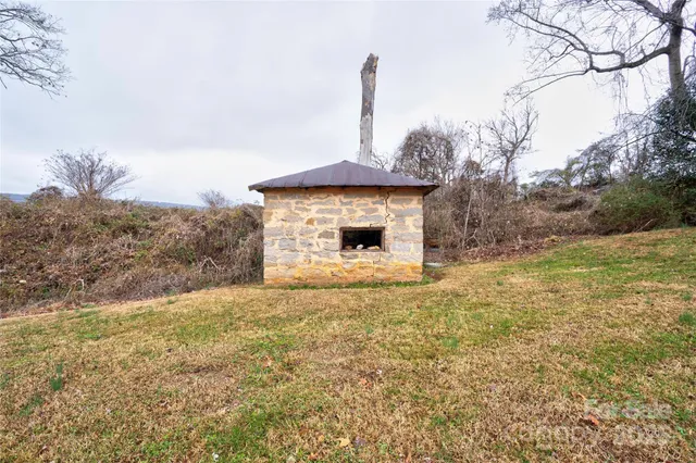 $575,000 | 118 Old Belwood Road, Lawndale, NC 28090
