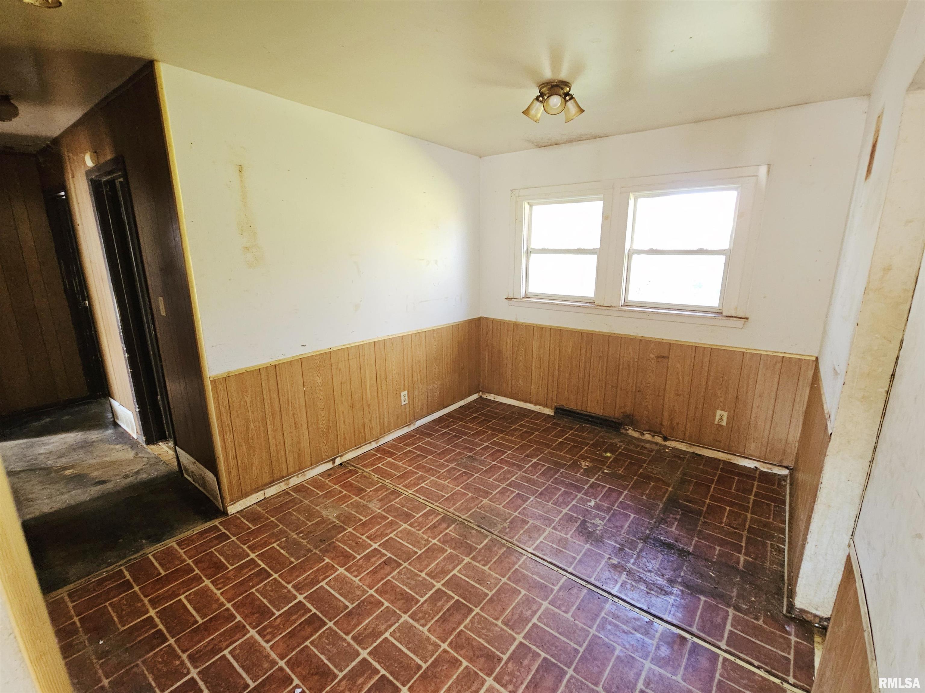 1601 East Brown Street Springfield, IL 62703 - Photo 6 of 21