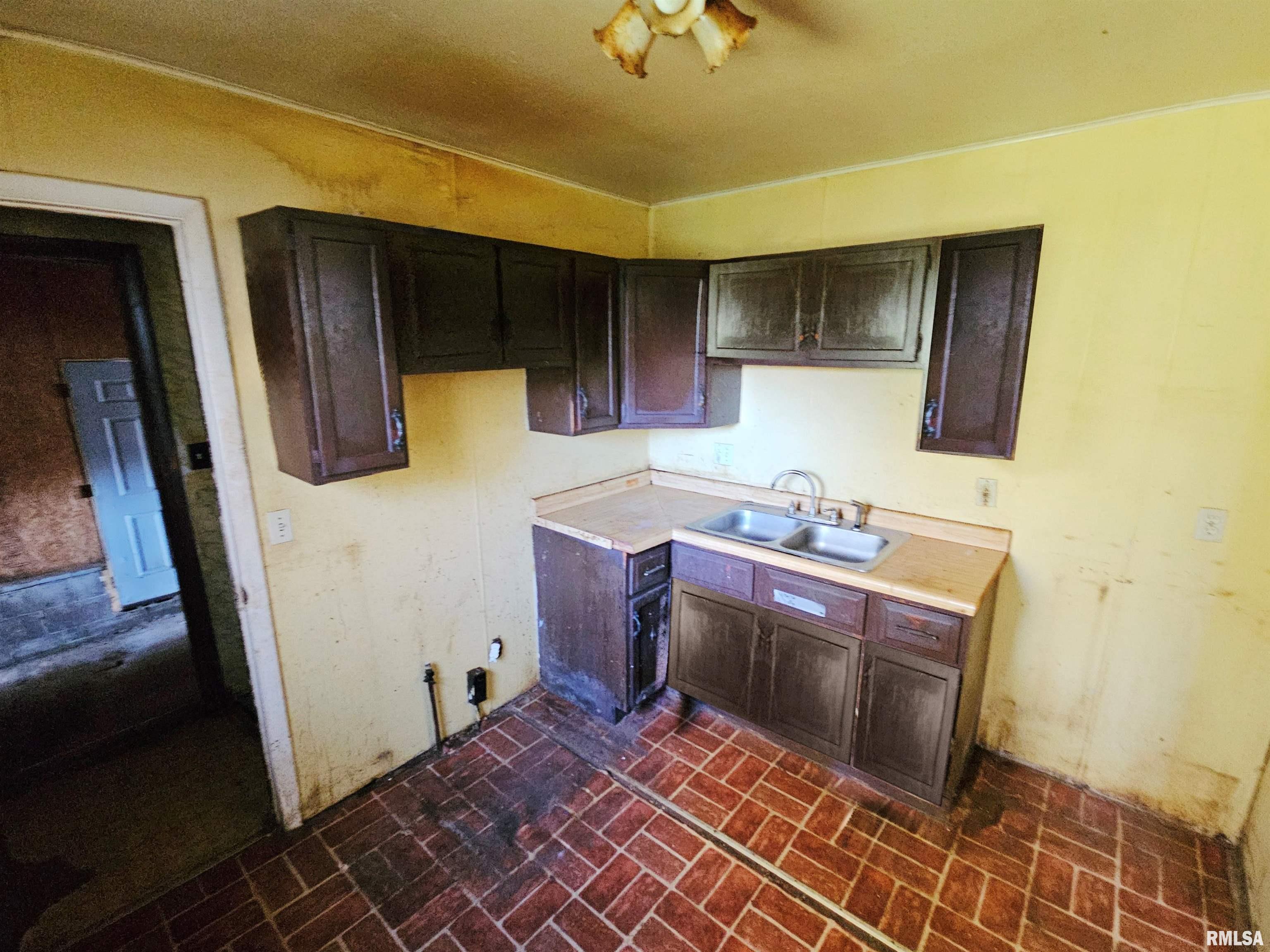 1601 East Brown Street Springfield, IL 62703 - Photo 8 of 21