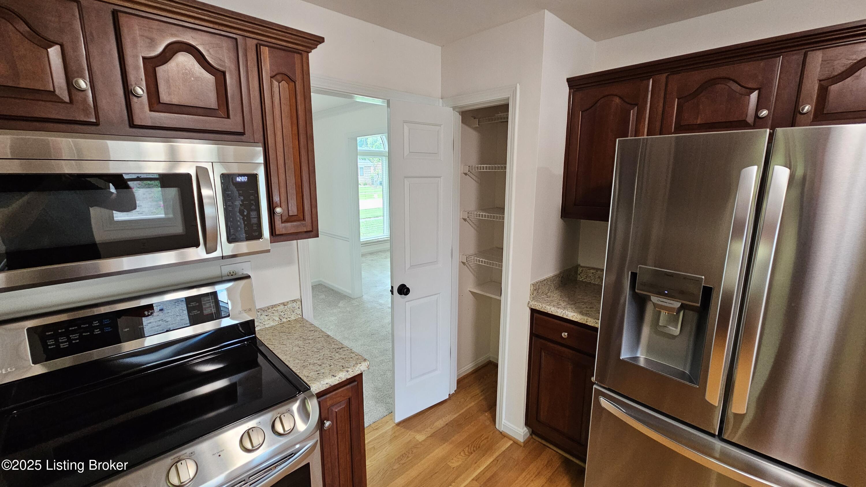 8113 Rome Beauty Way Louisville, KY 40228 - Photo 21 of 103 Kitchen