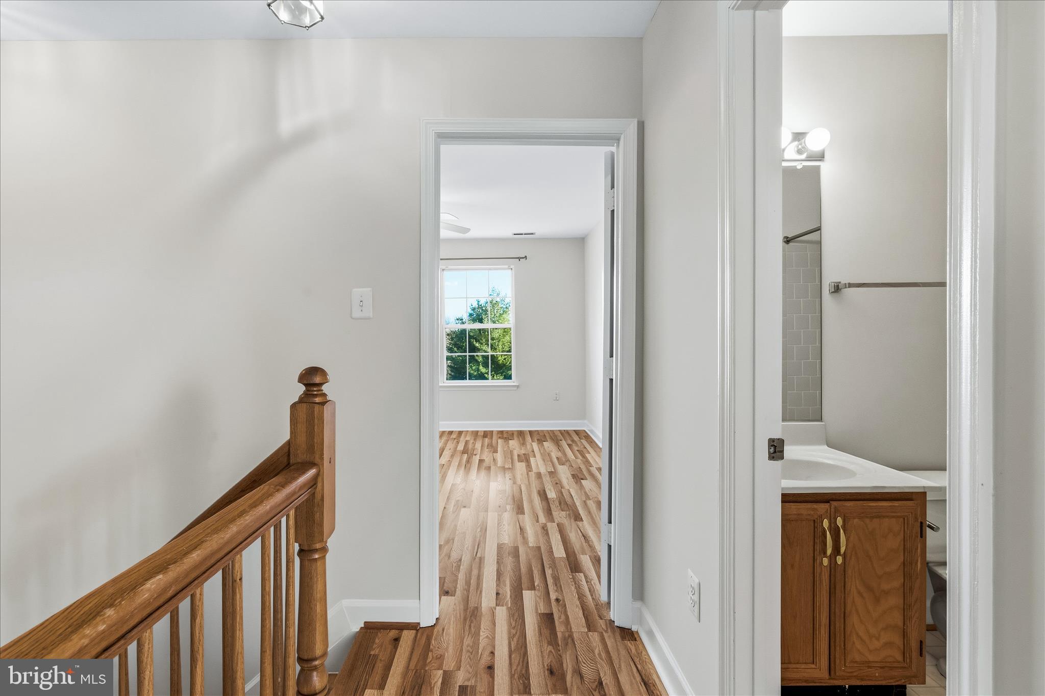 6414 View Point Court Frederick, MD 21703 - Photo 13 of 33 Upper level