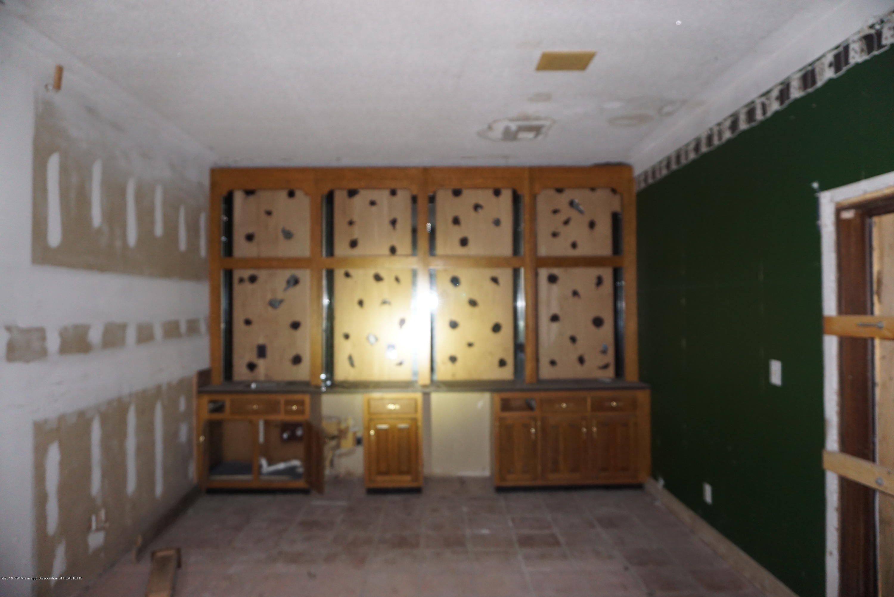 7725 Goodman Road Walls, MS 38680 - Photo 8 of 16 DSC03439