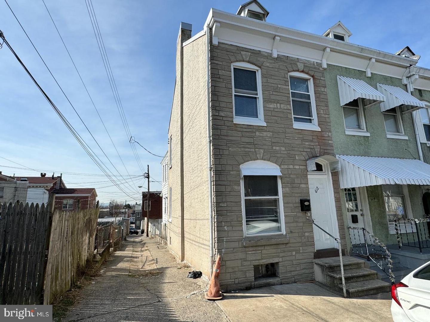 612 Locust Street Reading, PA 19604 - Photo 2 of 15
