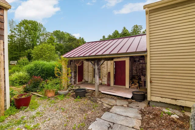 $395,000 | 516 Brooklyn Road, Canterbury, CT 06331