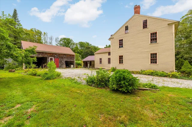 $395,000 | 516 Brooklyn Road, Canterbury, CT 06331