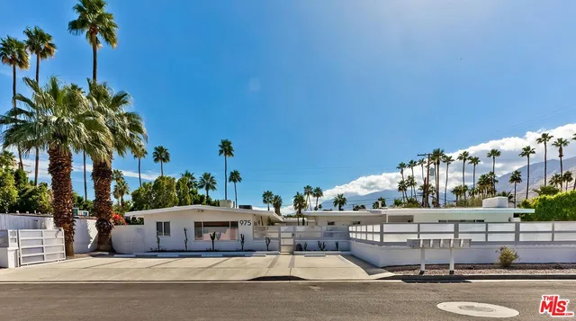 $1,995,000 | 975 East Camino Parocela, Palm Springs, CA 92264