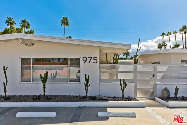 $1,995,000 | 975 East Camino Parocela, Palm Springs, CA 92264