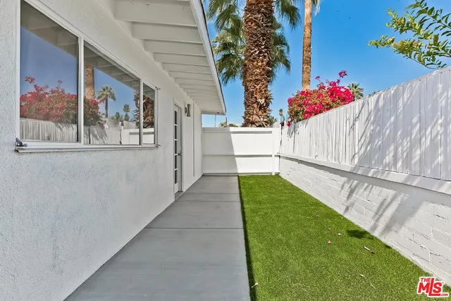 $1,995,000 | 975 East Camino Parocela, Palm Springs, CA 92264