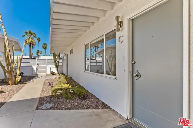 $1,995,000 | 975 East Camino Parocela, Palm Springs, CA 92264
