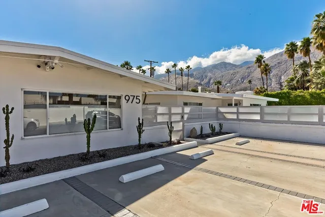 $1,995,000 | 975 East Camino Parocela, Palm Springs, CA 92264