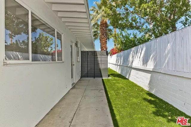 $1,995,000 | 975 East Camino Parocela, Palm Springs, CA 92264