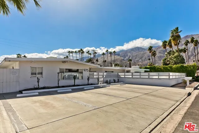 $1,995,000 | 975 East Camino Parocela, Palm Springs, CA 92264