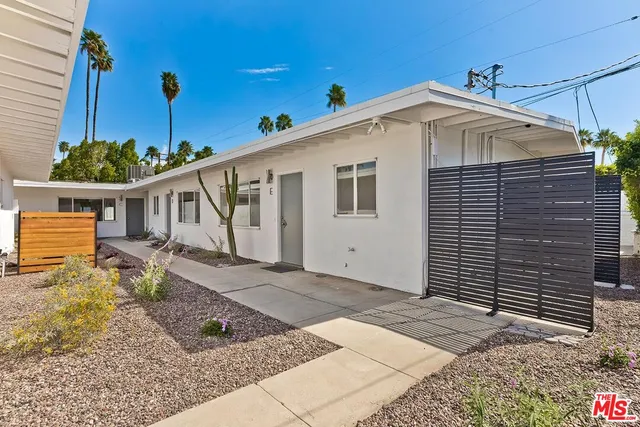 $1,995,000 | 975 East Camino Parocela, Palm Springs, CA 92264