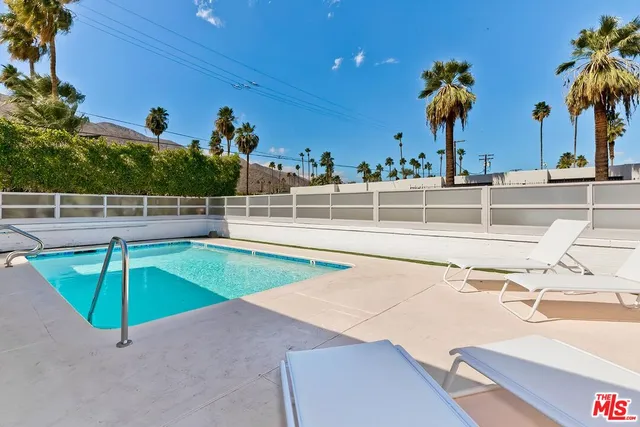 $1,995,000 | 975 East Camino Parocela, Palm Springs, CA 92264