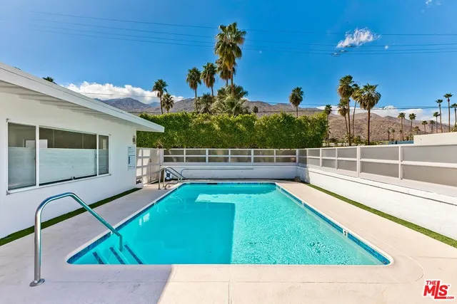 $1,995,000 | 975 East Camino Parocela, Palm Springs, CA 92264