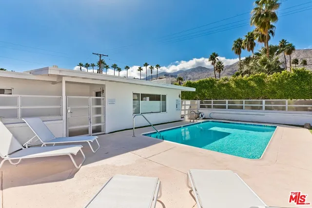 $1,995,000 | 975 East Camino Parocela, Palm Springs, CA 92264