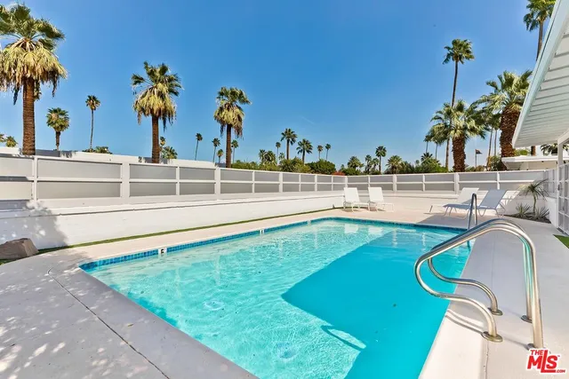 $1,995,000 | 975 East Camino Parocela, Palm Springs, CA 92264