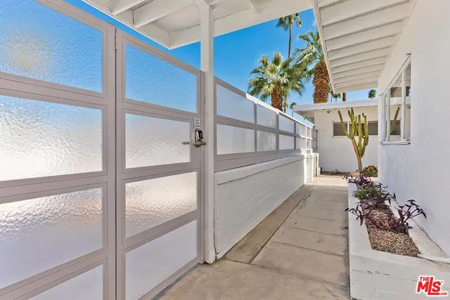 $1,995,000 | 975 East Camino Parocela, Palm Springs, CA 92264