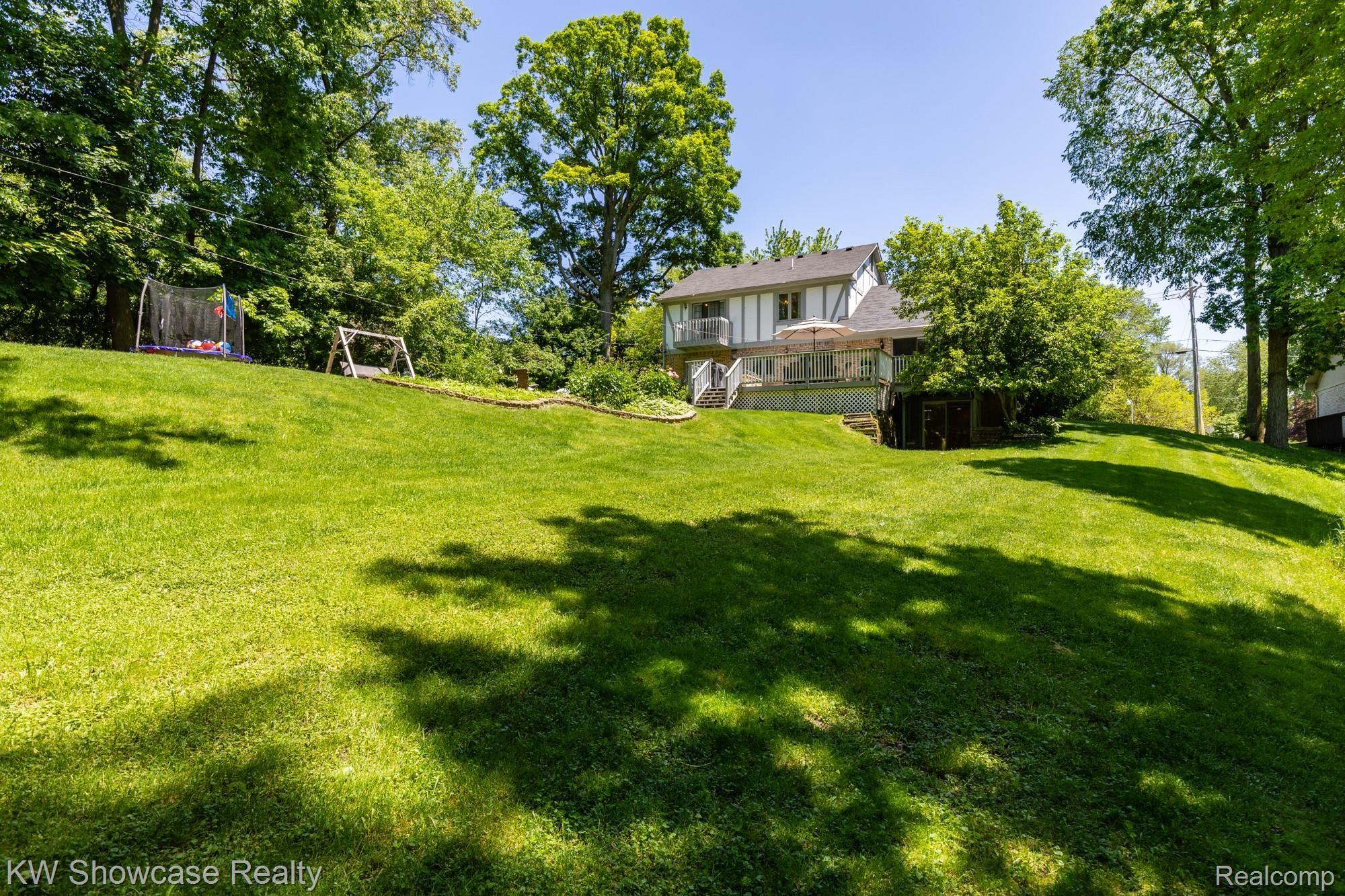 2332 Hiller Road West Bloomfield, MI 48324 - Photo 42 of 43 2332 Hiller Rd-35.jpg