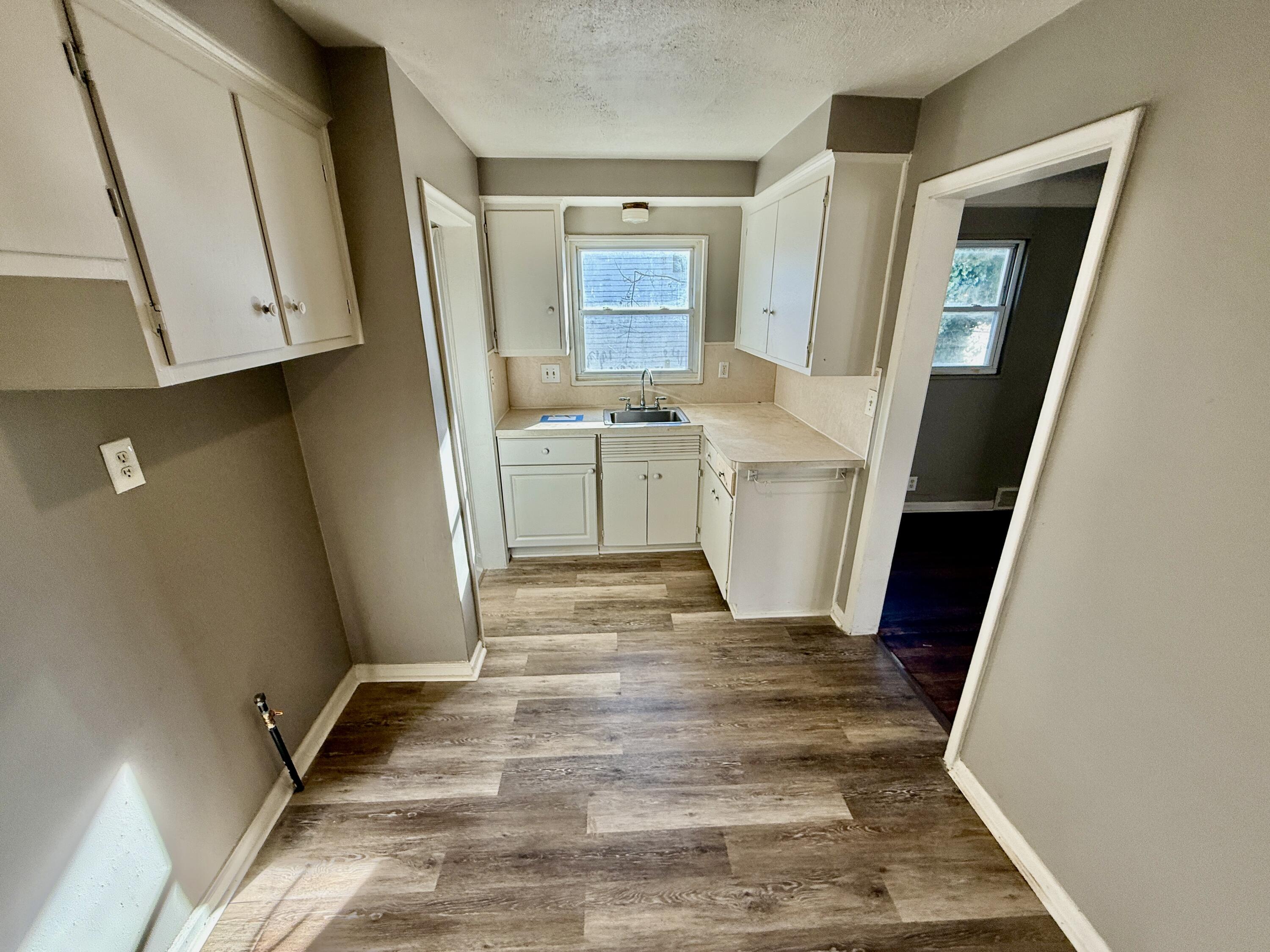 22084 Shakespeare Avenue Eastpointe, MI 48021 - Photo 10 of 15 IMG_0287