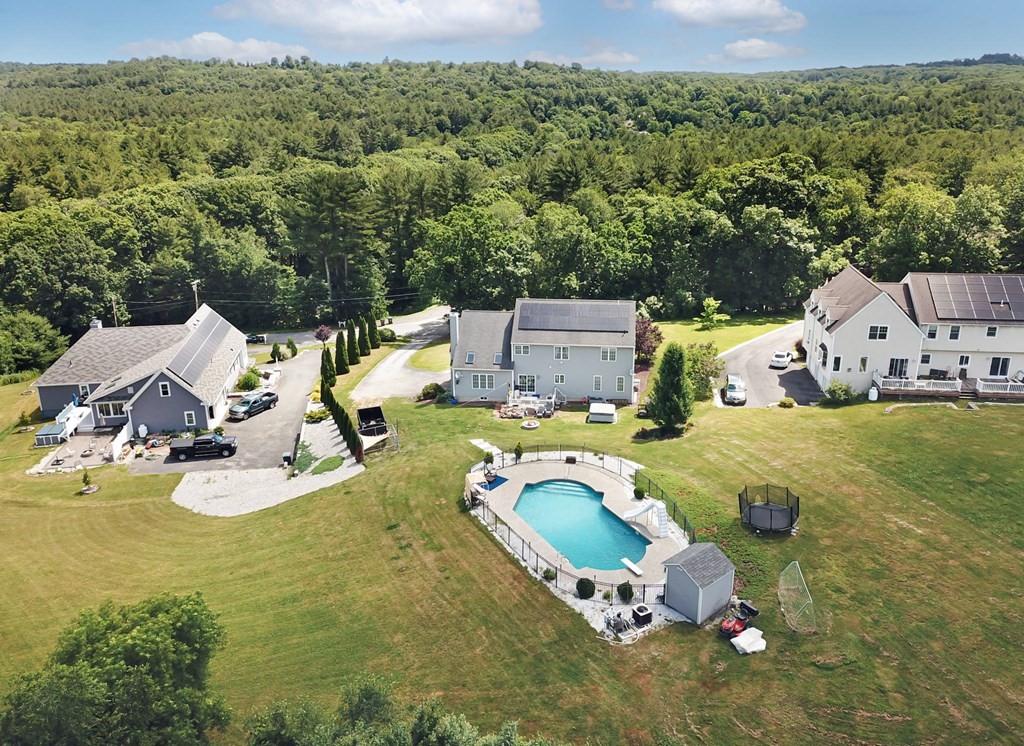 137 Osgood Road Charlton, MA 01507 - Photo 5 of 41