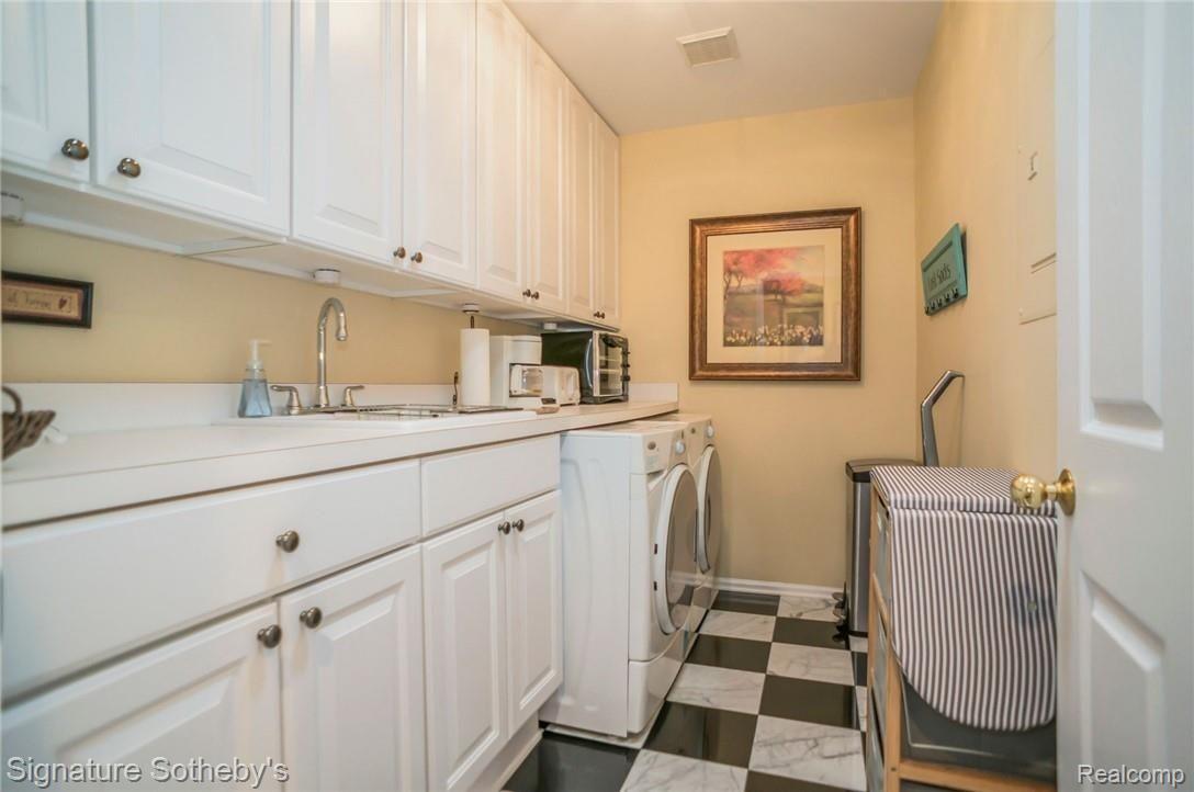 3104 Rivers Edge Drive Wayne, MI 48184 - Photo 10 of 26 re laundry.jpg