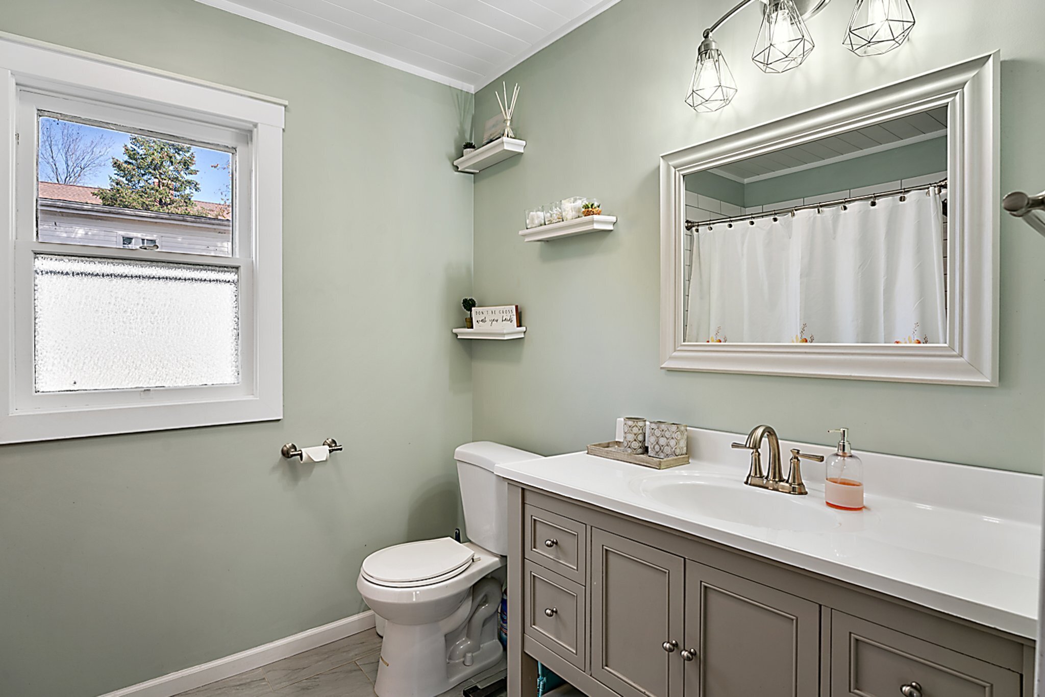 906 South Walnut Street Seymour, IN 47274 - Photo 8 of 20