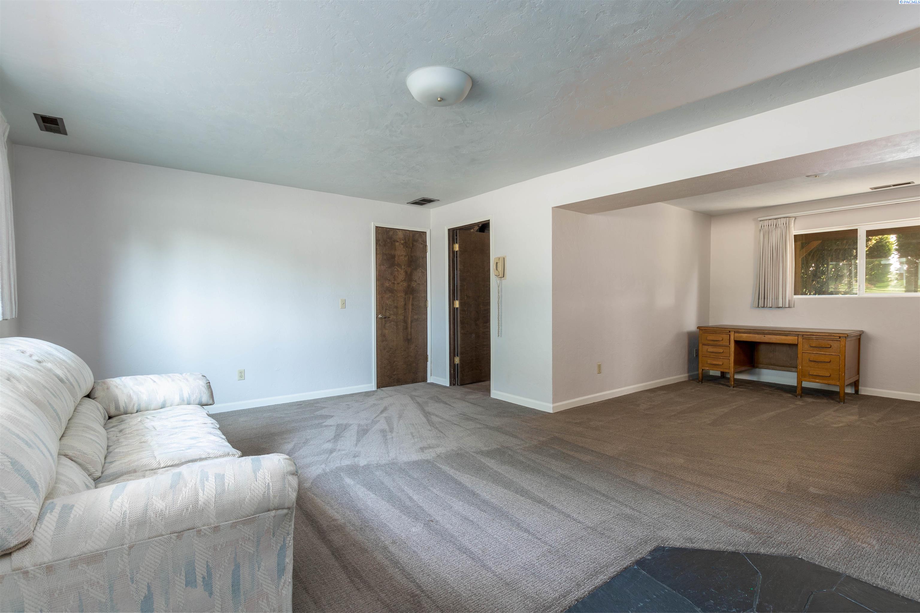 9012 West Franklin Road Pasco, WA 99301 - Photo 30 of 39 Gallery Image 30