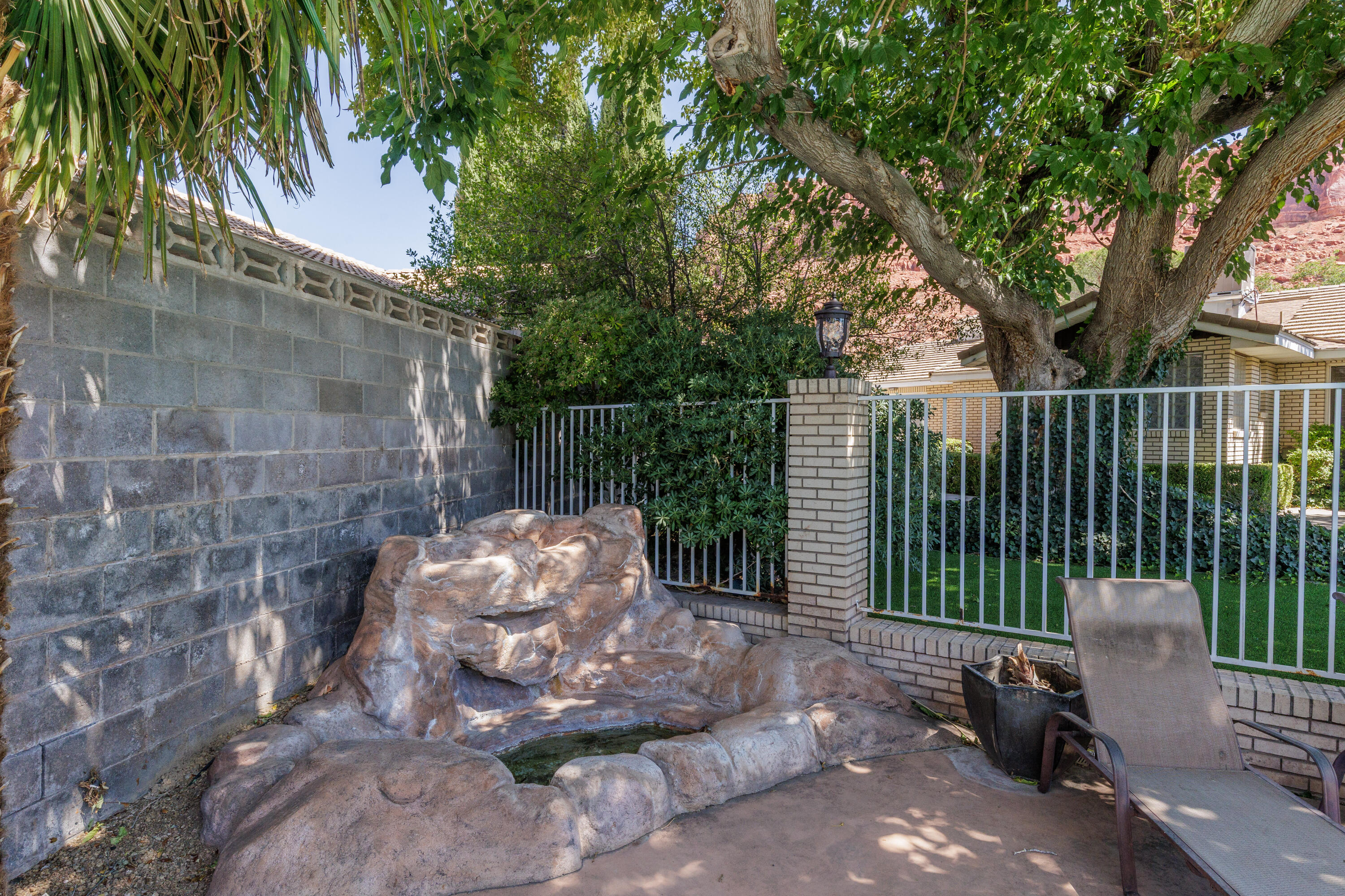539 Diagonal Street St. George, UT 84770 - Photo 36 of 40 37 - Water Feature
