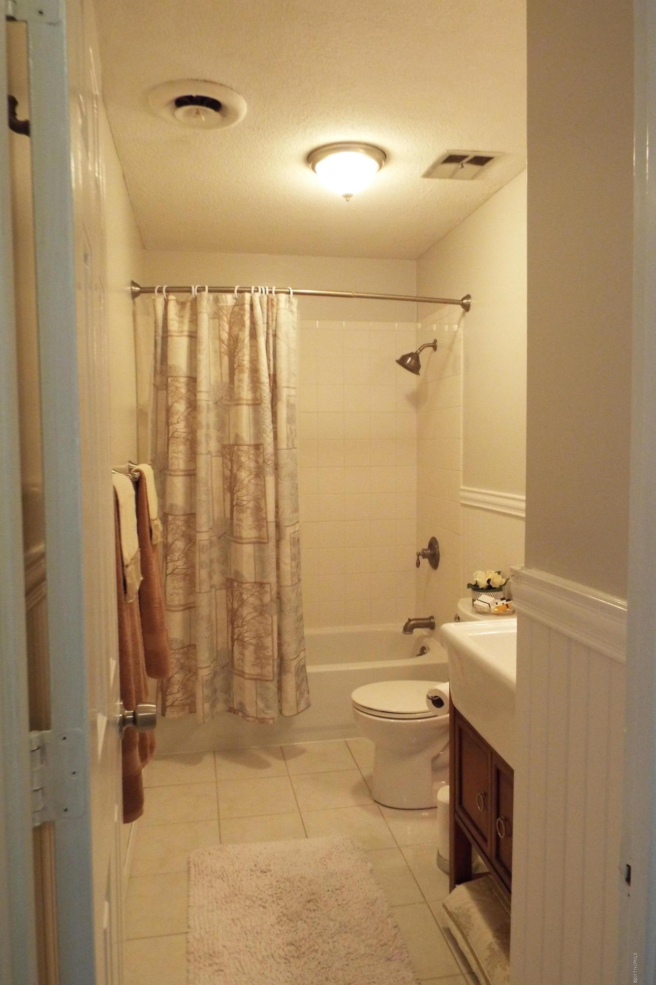 6000 River Road, Unit 16 Washington, NC 27889 - Photo 13 of 19 13 Tiled Shower