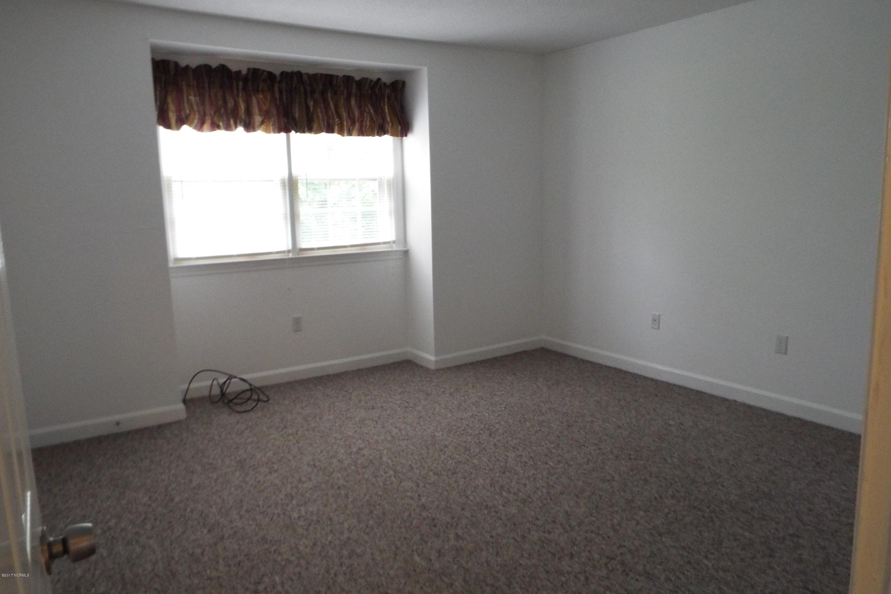 6000 River Road, Unit 16 Washington, NC 27889 - Photo 10 of 19 10 Master Bedroom with 2 closets