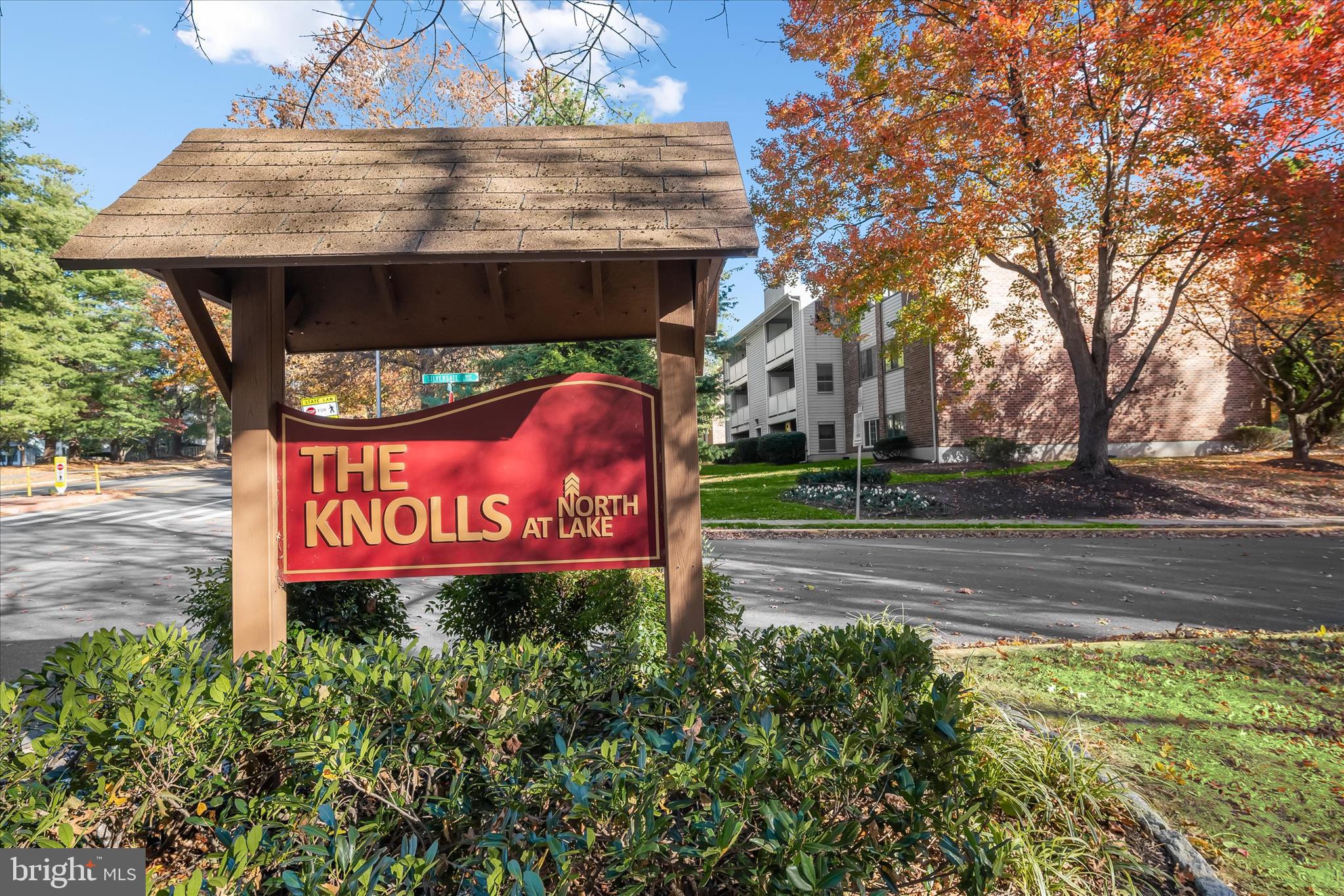 12309 Silvergate Way, Unit 908K Germantown, MD 20874 - Photo 2 of 37 a view of street sign